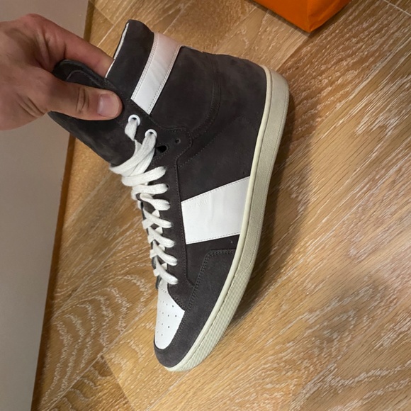 Saint Laurent - Picture 7 of 12